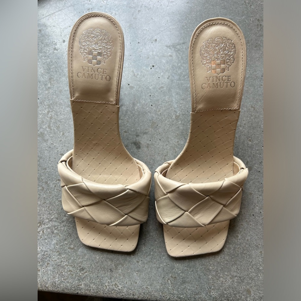 Vince Camuto heels. Size 9!